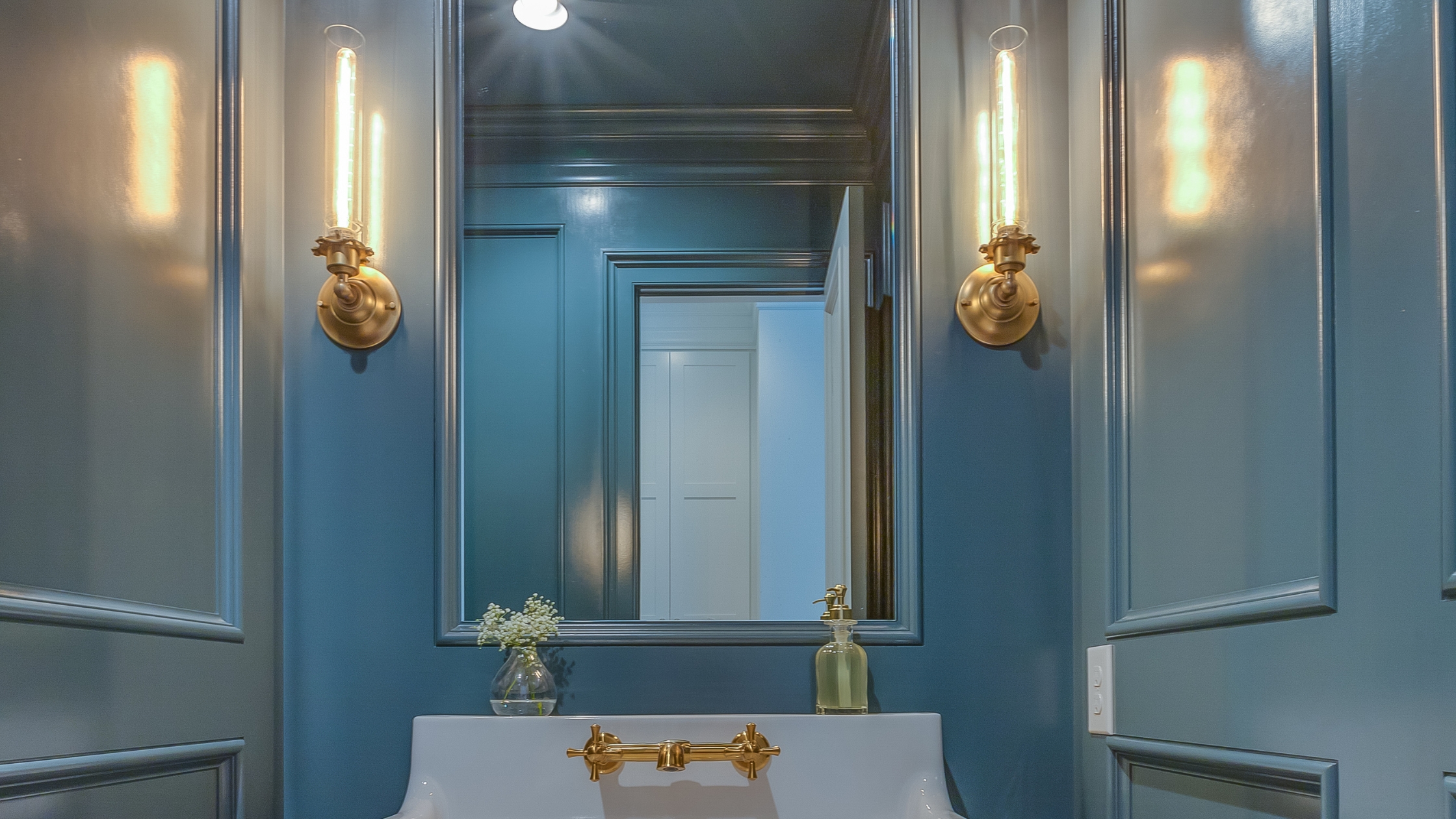 Lighting Tricks to Expand Space